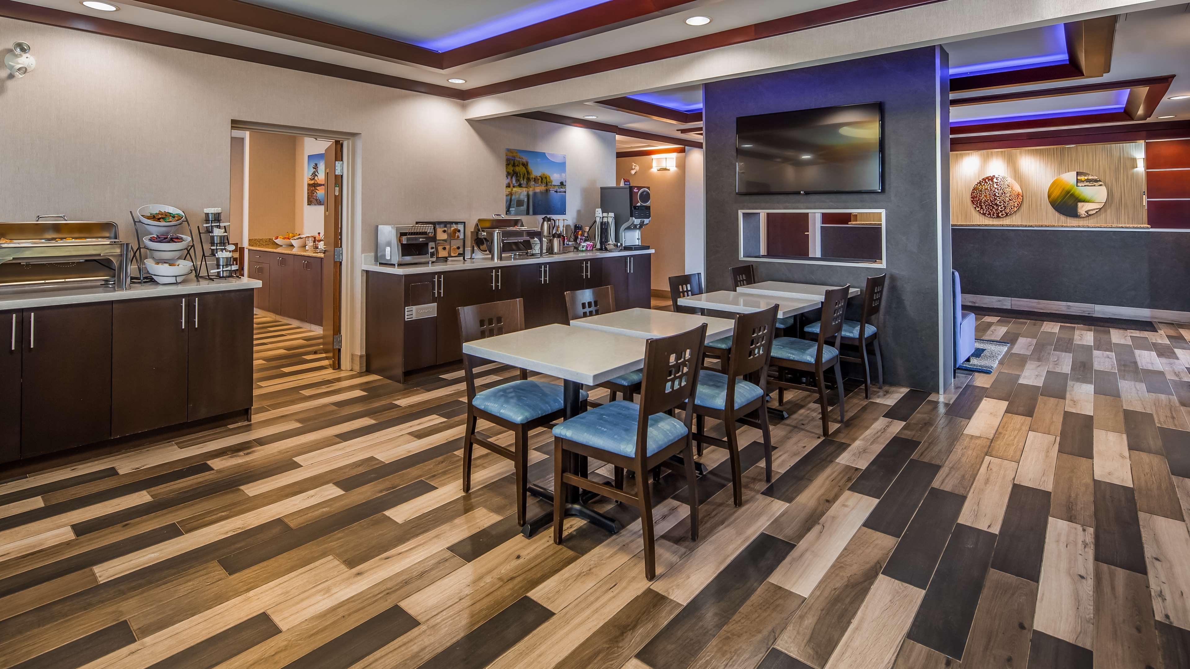 Best Western Plus Barrie Esterno foto