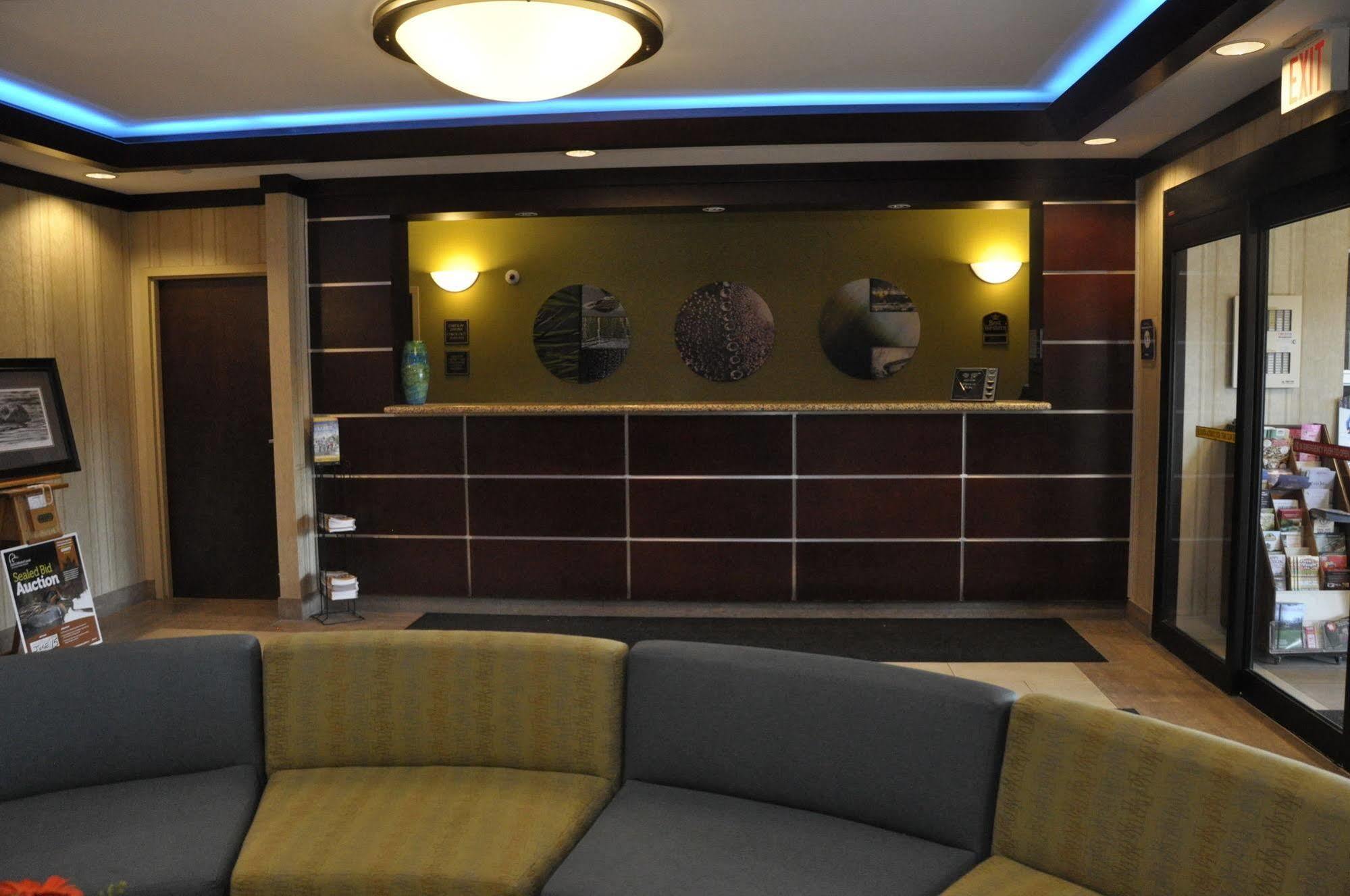 Best Western Plus Barrie Esterno foto